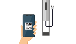 二次元コードと充電ステーション